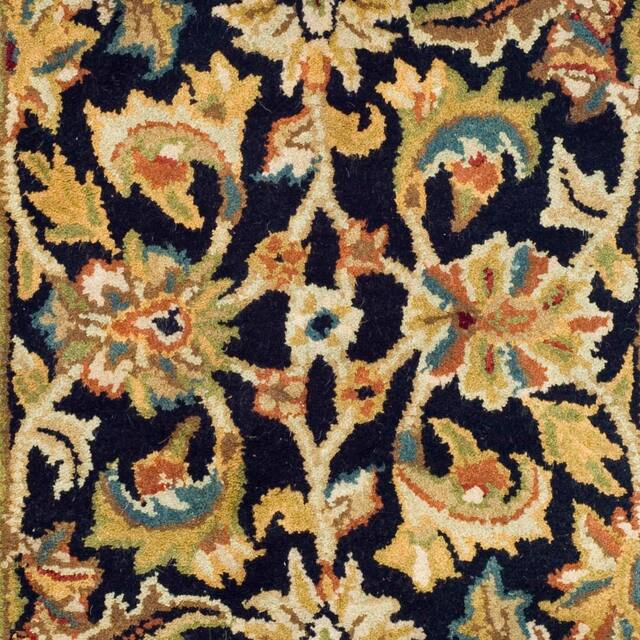 SAFAVIEH Handmade Classic Clotilda Traditional Oriental Wool Rug
