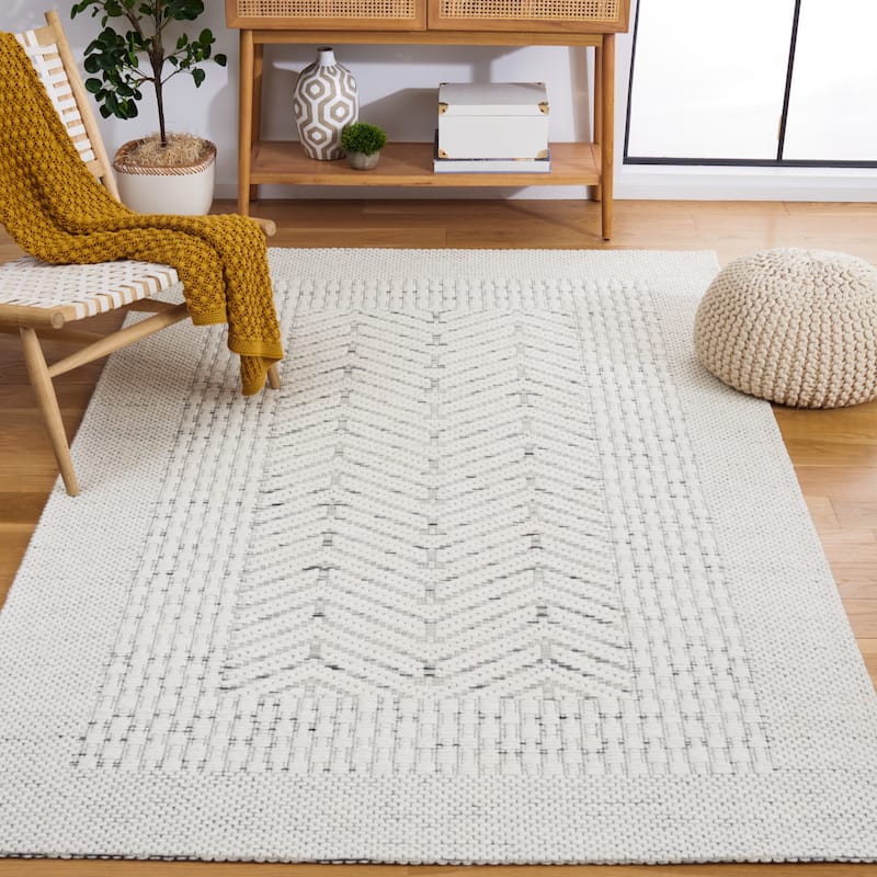 SAFAVIEH Handmade Marbella Erjona Modern Wool Rug - 5' x 8' - Ivory/Green