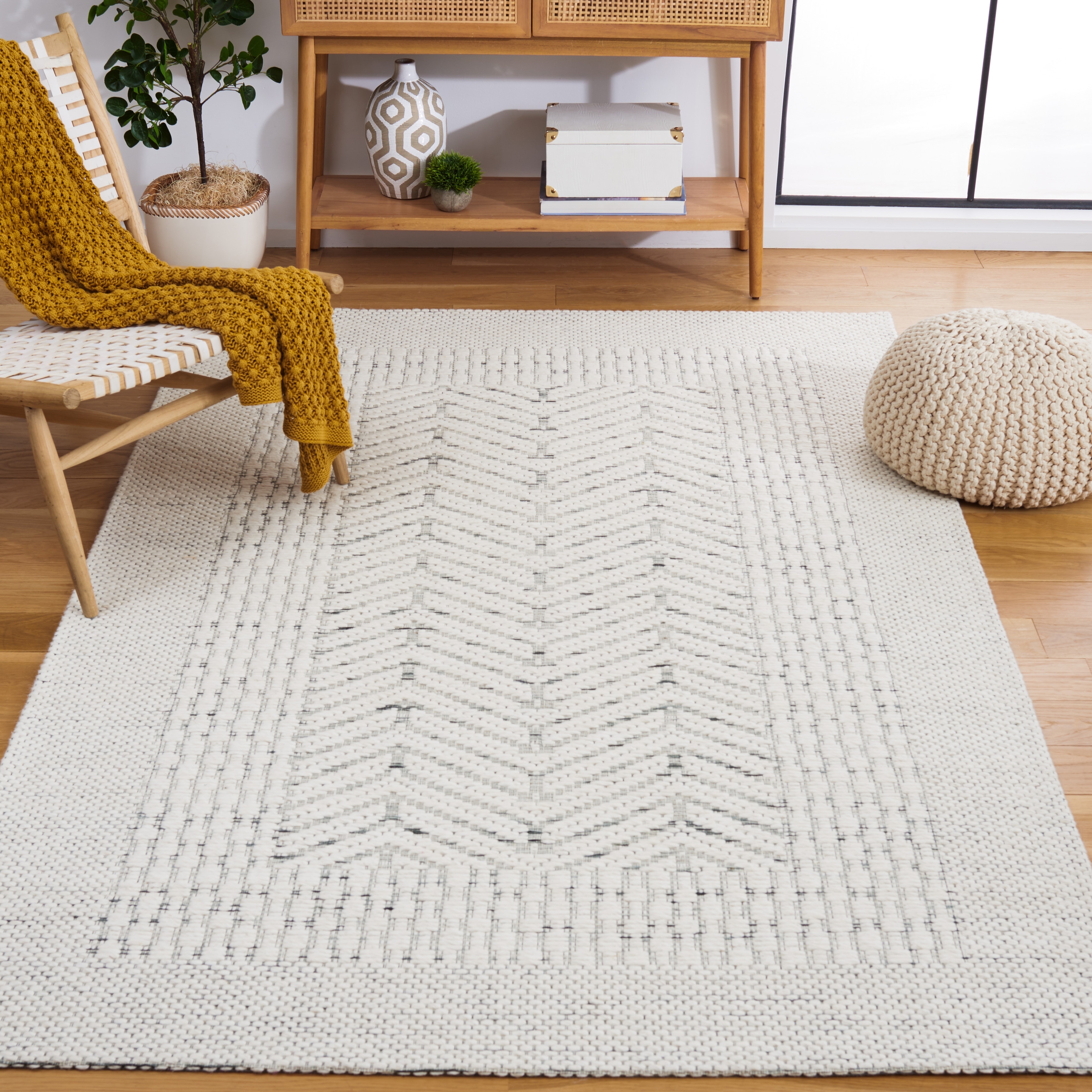 SAFAVIEH Handmade Marbella Erjona Modern Wool Rug