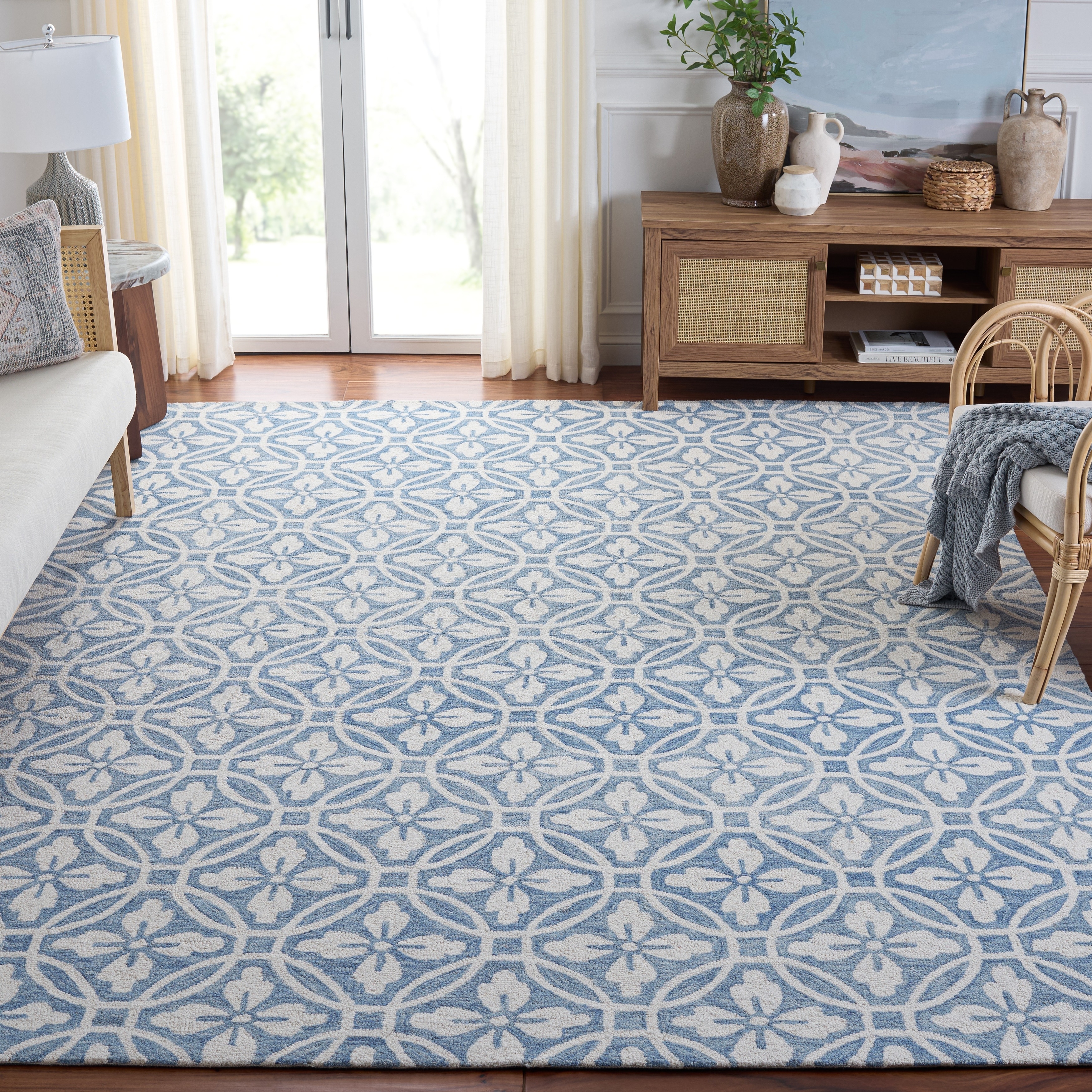 SAFAVIEH Handmade Metro Lizie Wool Rug