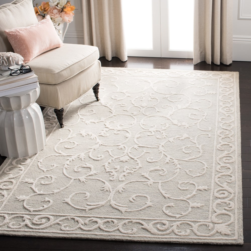 SAFAVIEH Handmade Micro-Loop Tomke Wool Rug