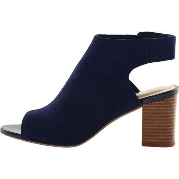 deva bell clarks