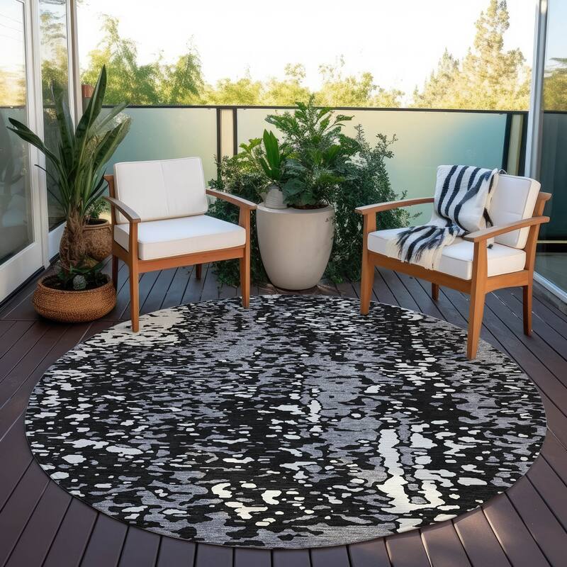 Machine Washable Indoor/ Outdoor Modern Abstract Chantille Rug - Black - 8' x 8'