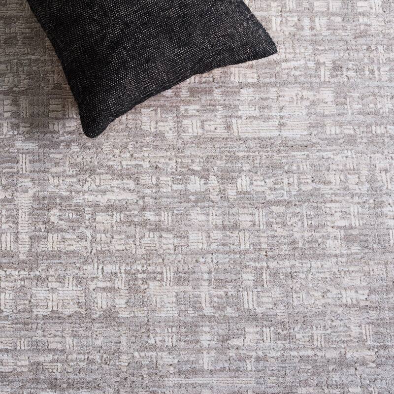 SAFAVIEH Garnet Opal Modern Contemporary Rug