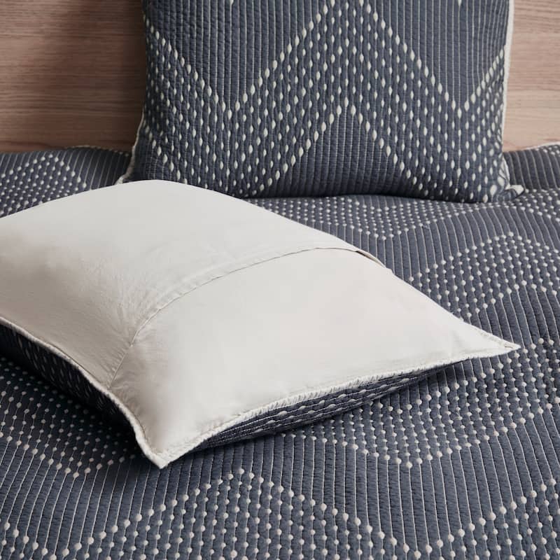 INK+IVY Pomona 3 Piece Embroidered Cotton Quilt Set