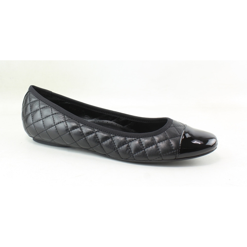 vaneli serene flat