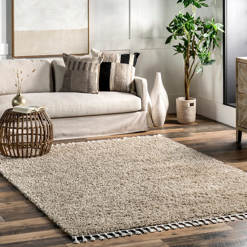 Nuloom Neva Modern Tasseled Shag Area Rug - 5'3" x 7'7" - Beige