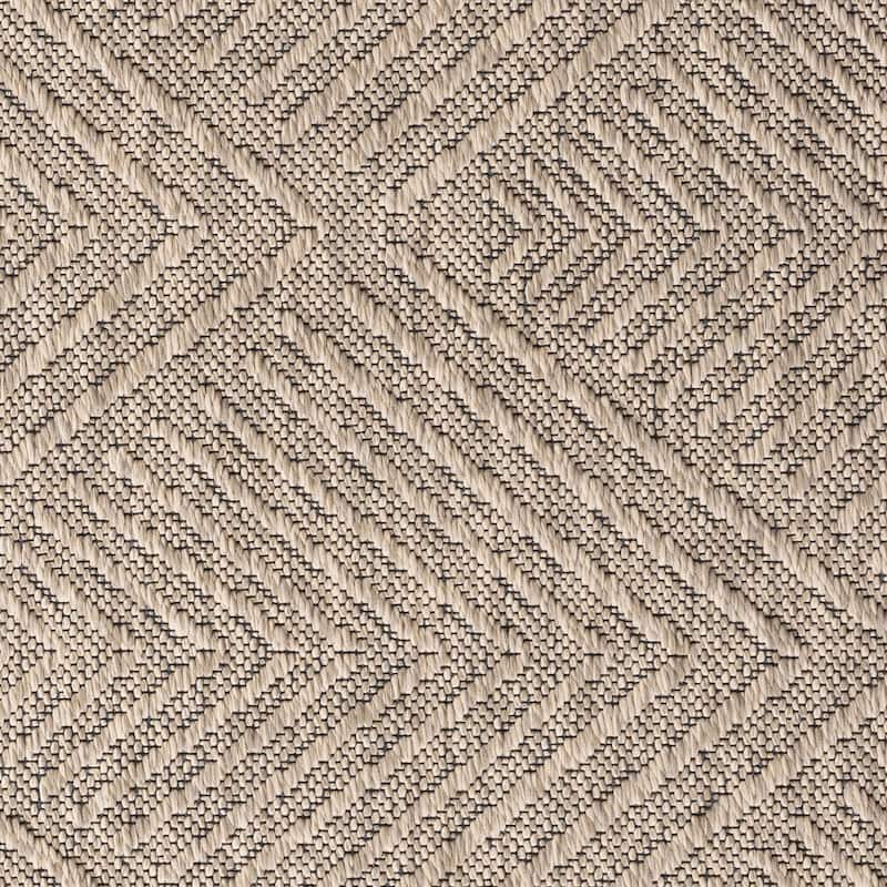 Alameda Solid Color Chevron Machine Washable Indoor Area Rug