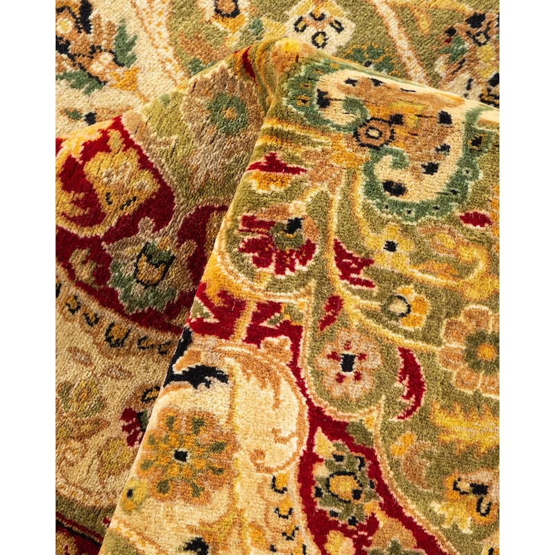 Overton Handknotted Wool Traditional Oriental Green Area Rug - 4' x 6'