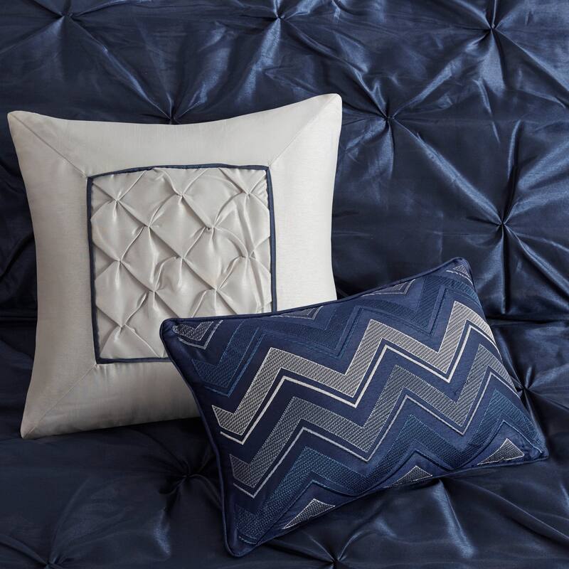 GDF Studio - Laurel 7-Piece Tufted Comforter Set with Decorative Pillows