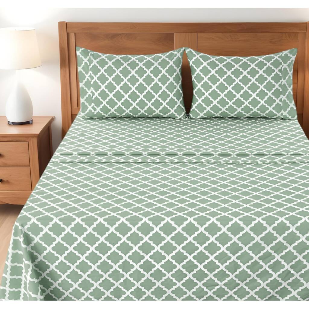 Four Piece Green and White Quatrefoil Microfiber Full Double Sheet Set