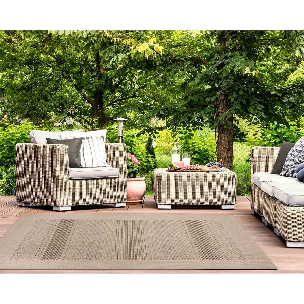 Liora Manne Riviera Border Indoor/Outdoor Area Rug