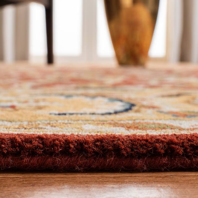 SAFAVIEH Handmade Classic Clotilda Traditional Oriental Wool Rug