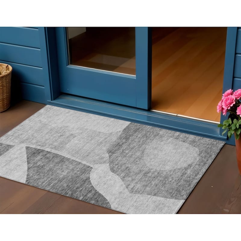 HomeRoots Abstract Transitional Rectangle Outdoor Rug - 3' x 5'