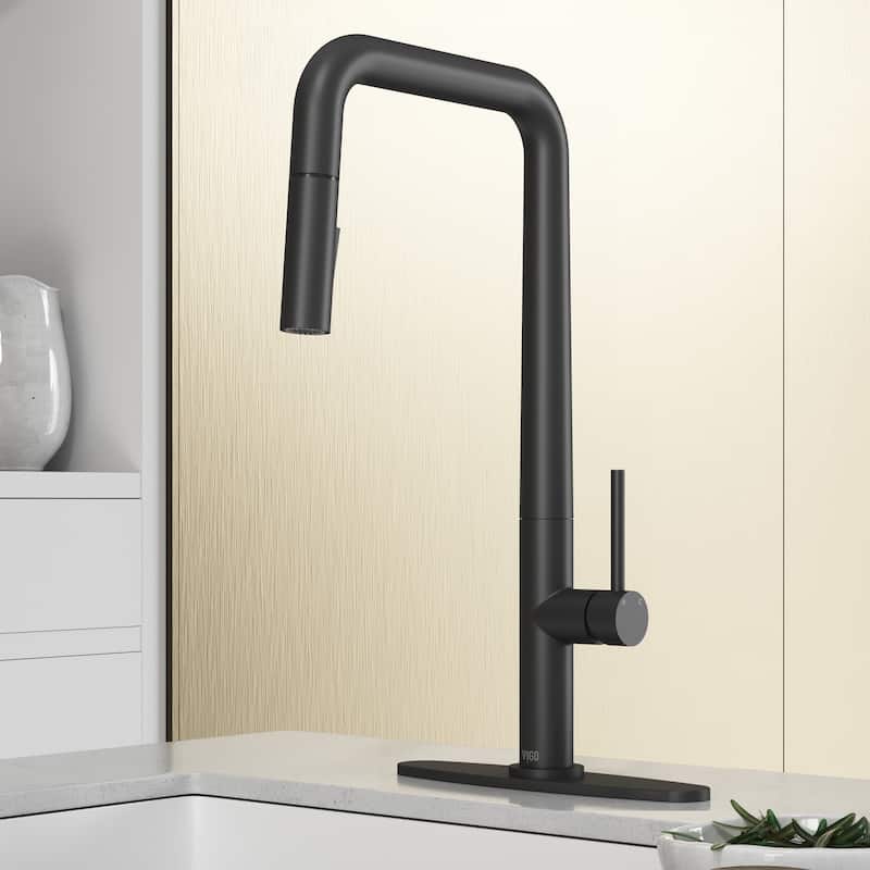 VIGO Parsons 18" H Single Handle Pull-Down Sprayer Kitchen Faucet