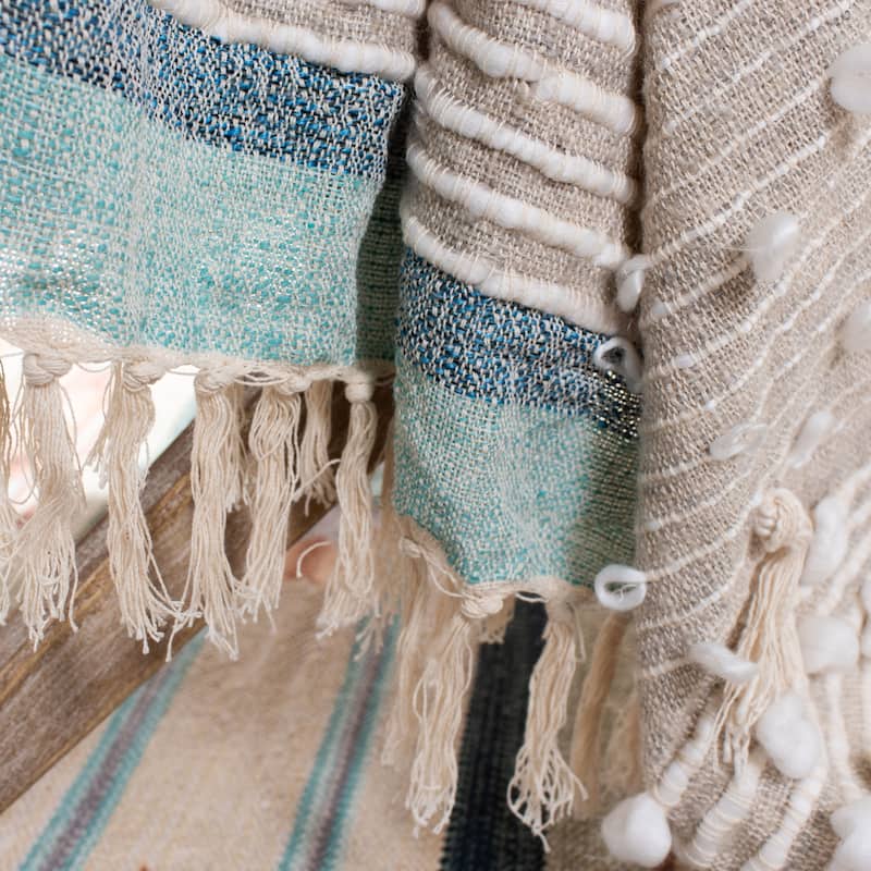 SAFAVIEH Henriqueta 50" x 70" Throw