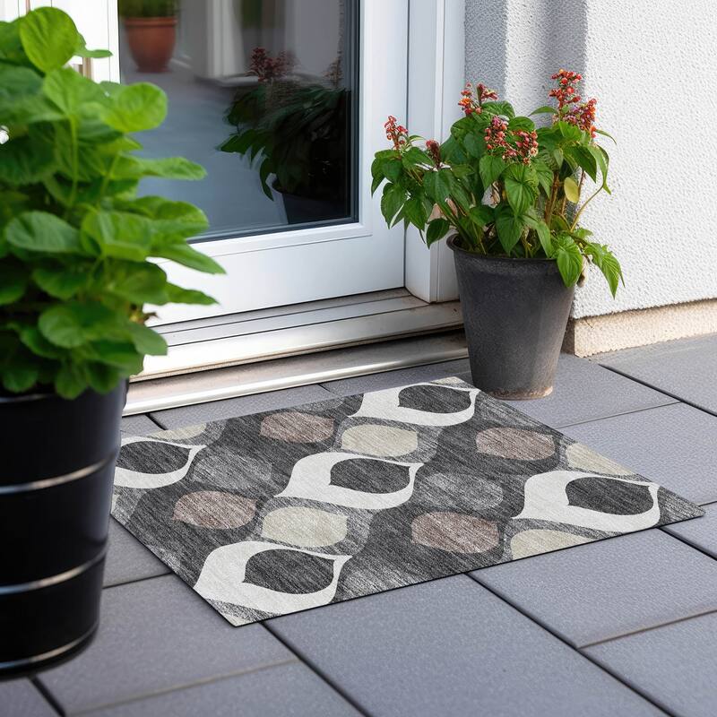 Machine Washable Indoor/ Outdoor Chantille Contemporary Geo Rug - Gray - 1'8" x 2'6"