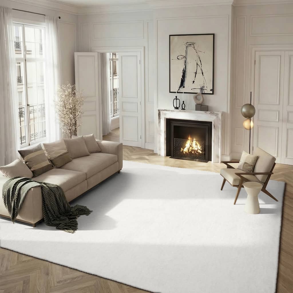 SAFAVIEH Handmade Sheep Shag Dochia Solid Polyester Rug
