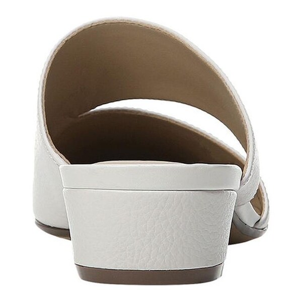 naturalizer bev mule