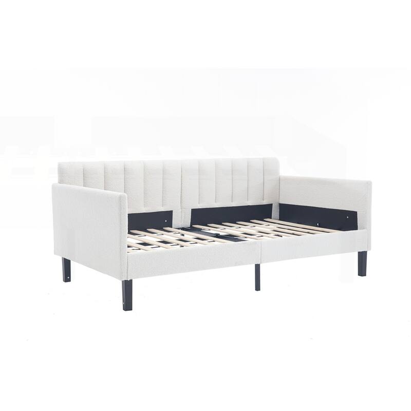Luxurious Modern Daybed with Tufted Backrest and Exceptional Comfort