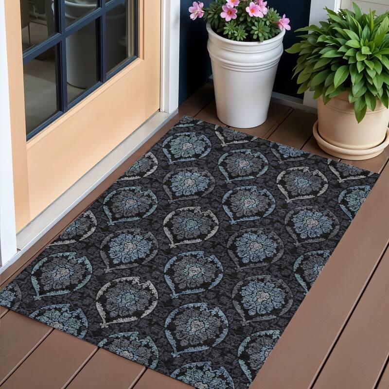 HomeRoots Medallion Transitional Rectangle Outdoor Rug - 3' x 5'