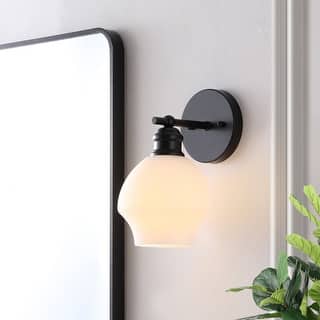 SAFAVIEH Solynn 8-inch Wall Sconce with LED Bulb (Set of 2) - 6.3 W in. x 7.5 D in. x 10.4 in. H