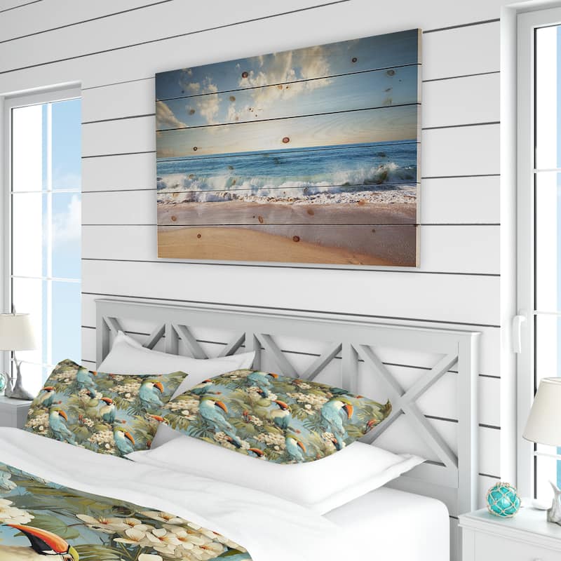 Designart "Tropical Toucan Tropical Pattern II" Floral Bedding Set With Shams