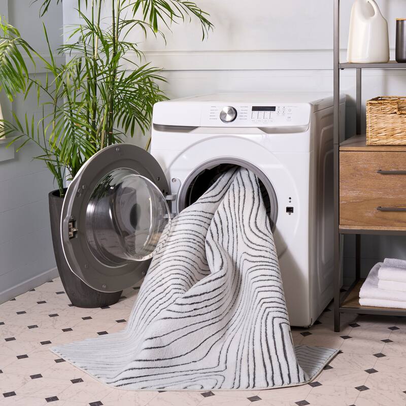 SAFAVIEH Versailles Ona Traditional Rug