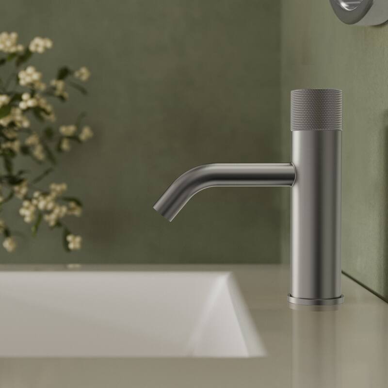 Modern 1-Handle Single Hole Bathroom Faucet with Anti-Slip Handle