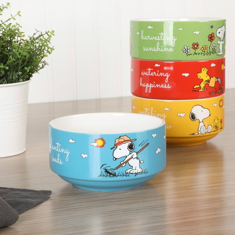 Peanuts Snoopy 4 Pack Stackable 5.5" Decorate Stoneware Bowl Set