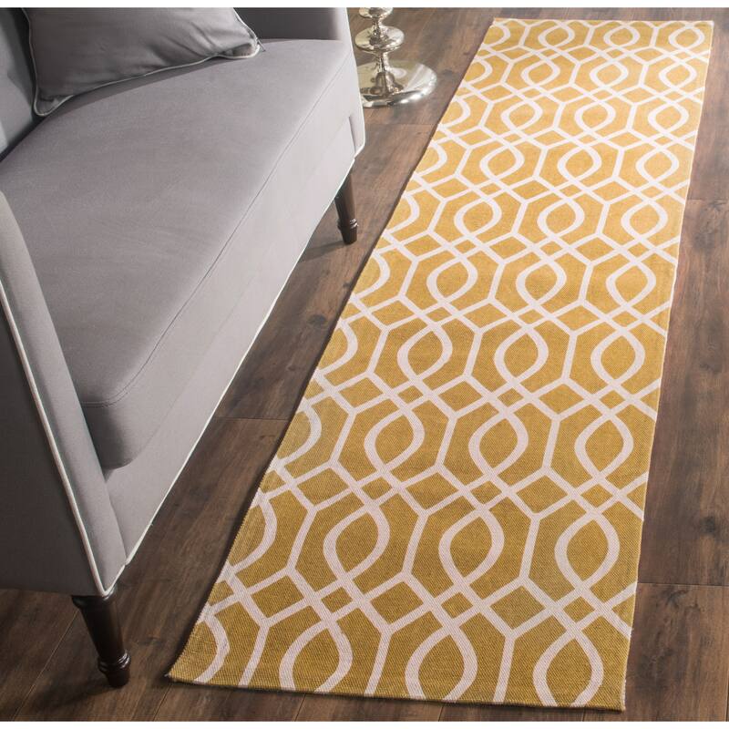 SAFAVIEH Handmade Cedar Brook Maral Modern Cotton Rug - 2' x 8' Runner - Citron/Ivory