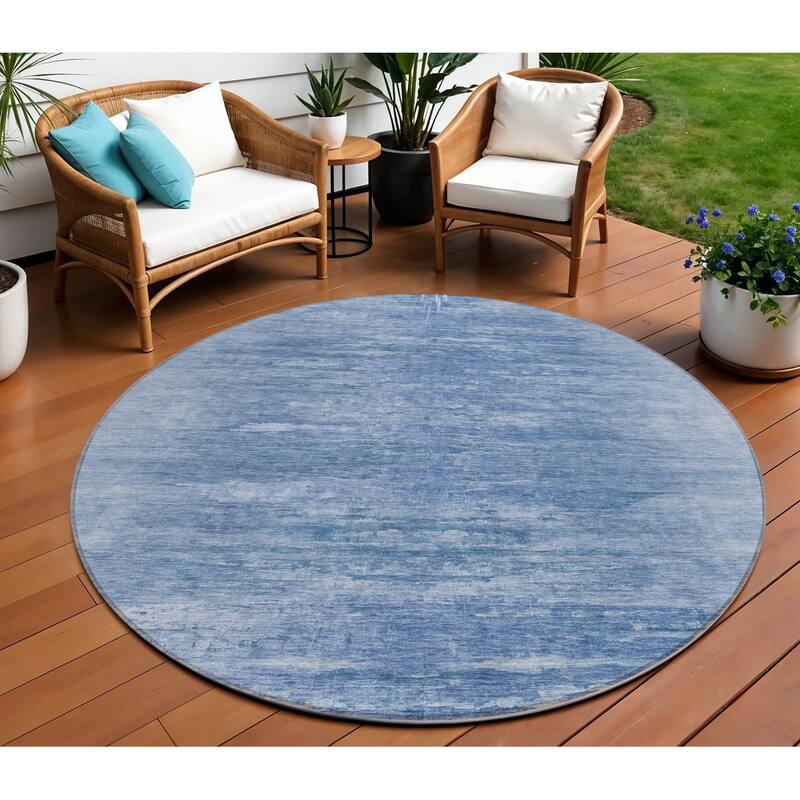 HomeRoots Abstract Transitional Rectangle Outdoor Rug - 8' Round