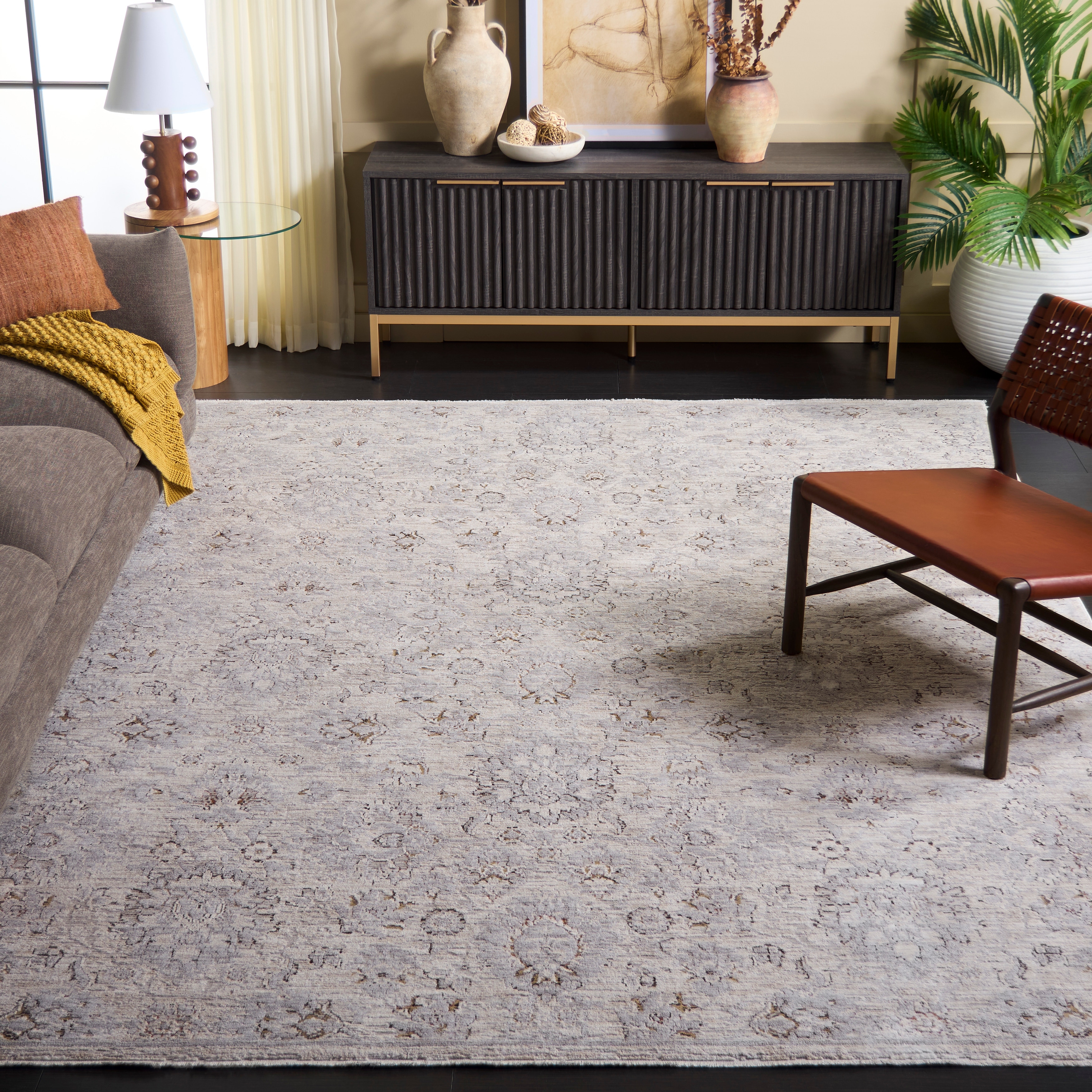 SAFAVIEH Garnet Eila Floral Rug