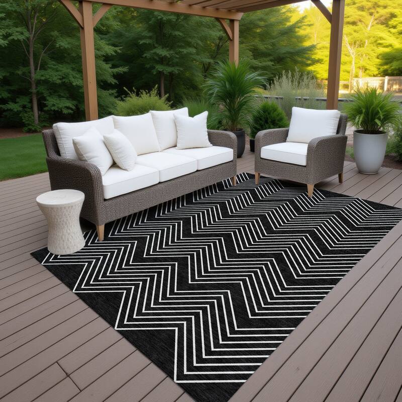 Machine Washable Indoor/ Outdoor Modern Chevron Chantille Rug
