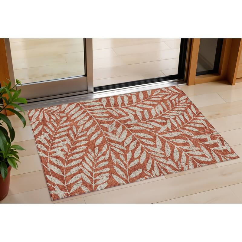 HomeRoots Floral Transitional Rectangle Outdoor Rug - 3' x 5'