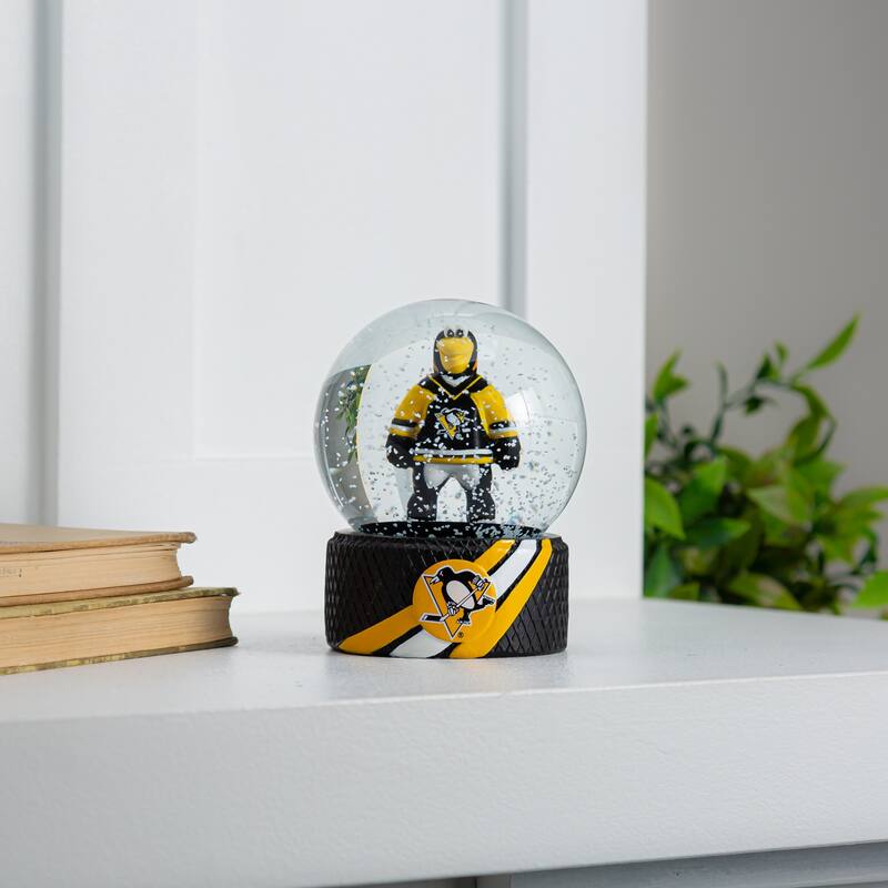 Pittsburgh Penguins 5 in. Glass Tabletop Snow Globe