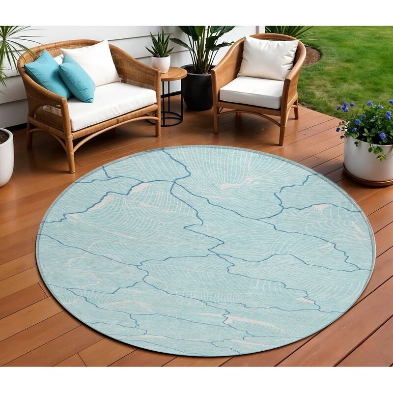 HomeRoots Abstract Transitional Rectangle Outdoor Rug - 8' Round