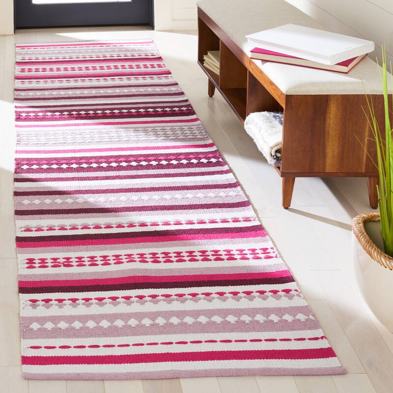 SAFAVIEH Handmade Montauk Nellwyn Cotton Rug - 2'3" x 9' Runner - Pink/Ivory