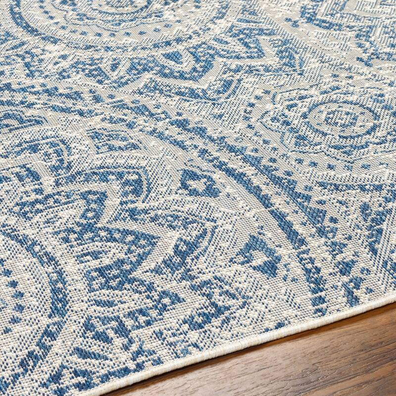 Livabliss Ravello Transitional Floral Indoor/ Outdoor Area Rug