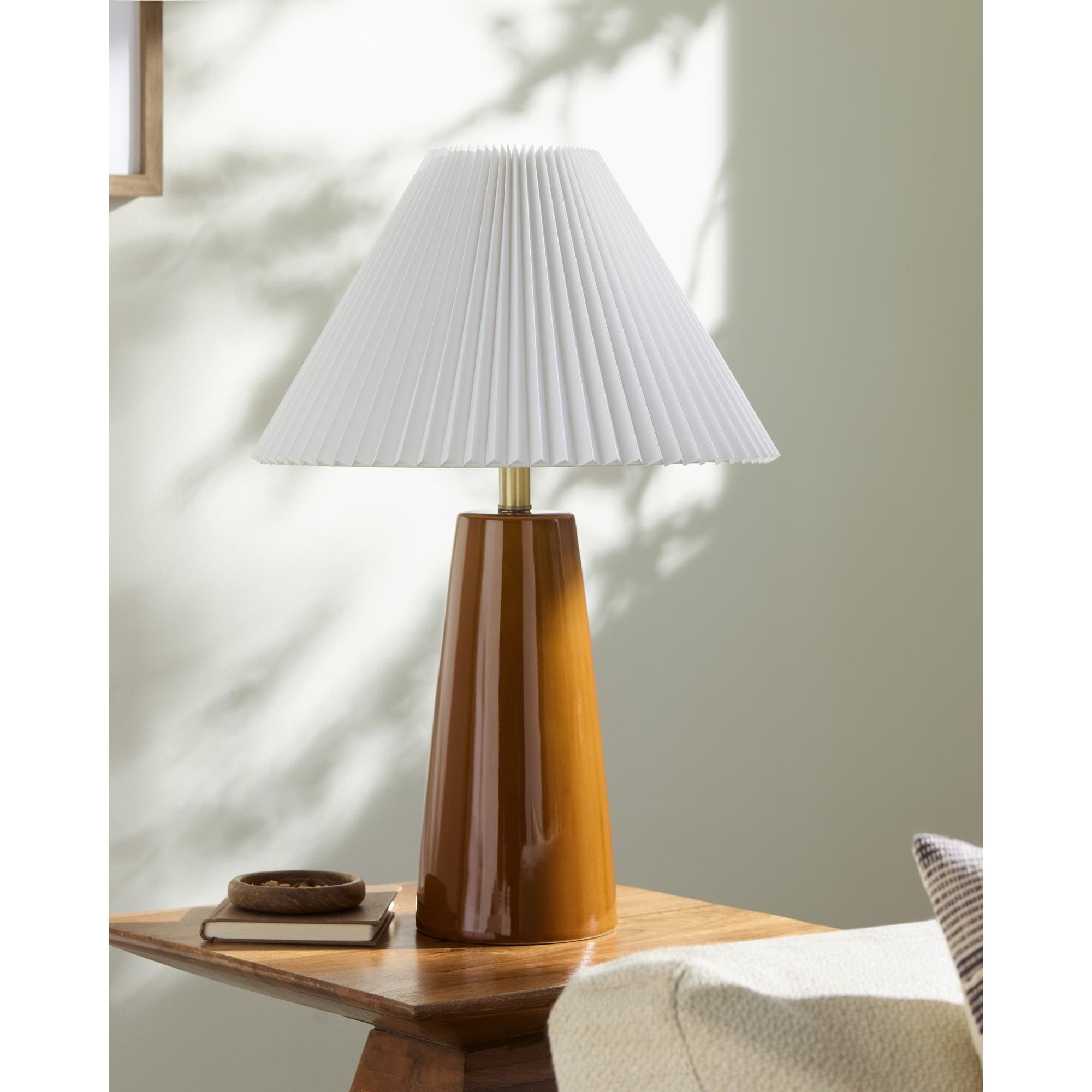 Livabliss Vikundu Traditional Accent Table Lamp