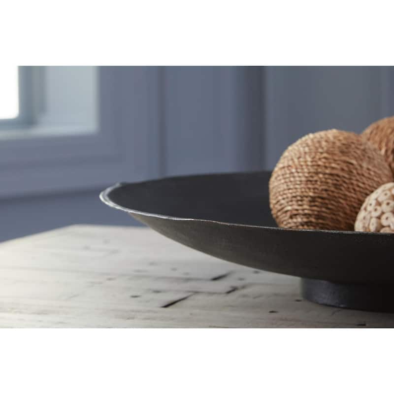 Moises Bowl - 20"W x 20"D x 3"H