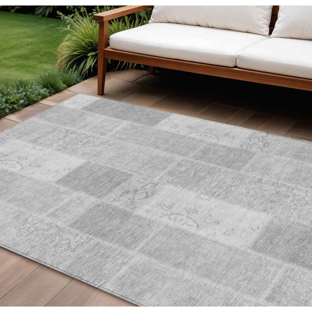 HomeRoots Patchwork Traditional Rectangle Outdoor Rug