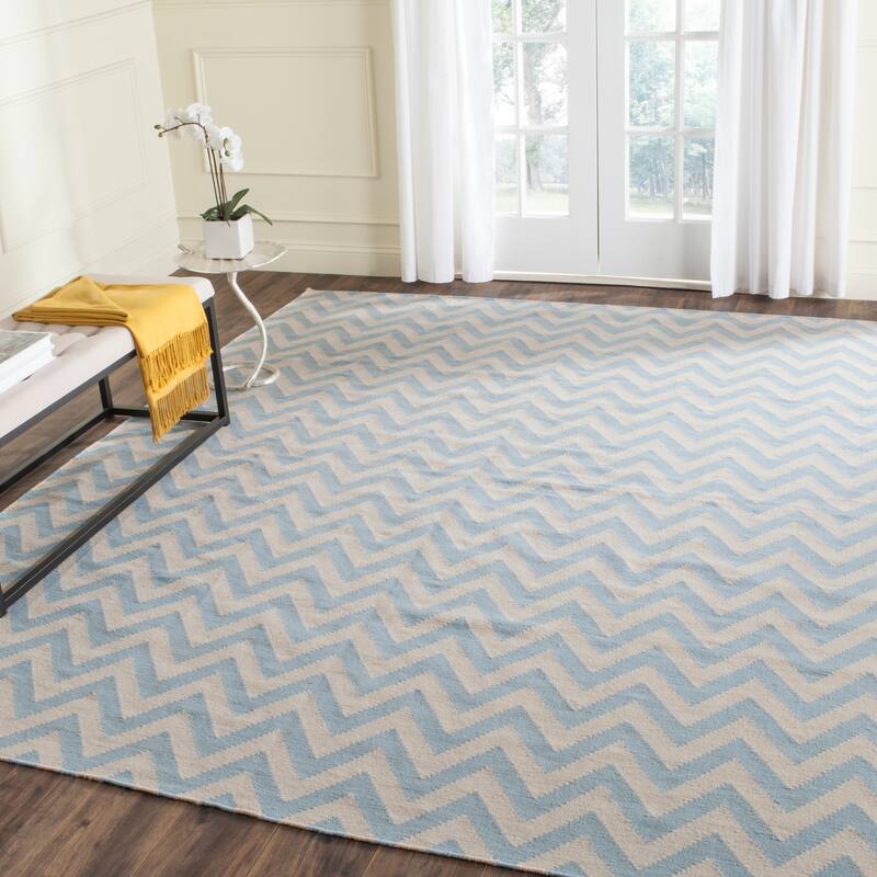 SAFAVIEH Handmade Flatweave Dhurries Naira Modern Wool Rug - 9' x 12' - Blue/Ivory