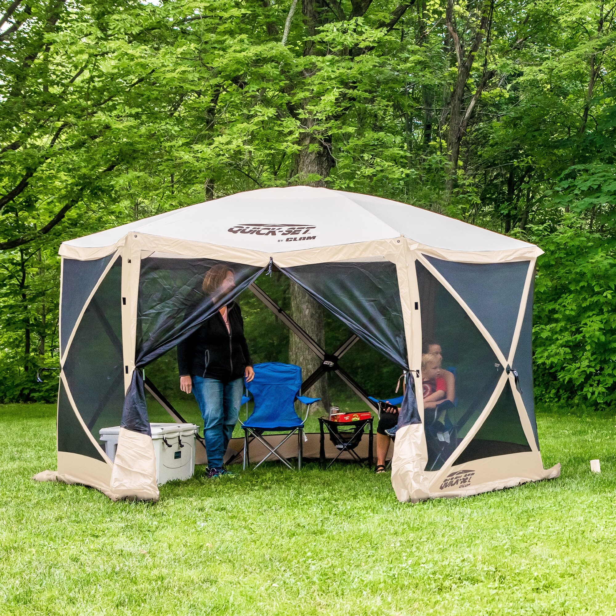 ペポックイックキャビン CLAM Quick Set Escape Portable Canopy Shelter and 6 Pack of Wind