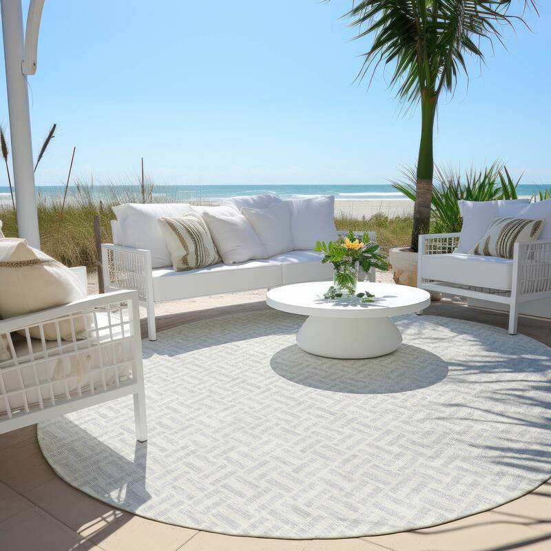 Machine Washable Indoor/ Outdoor Chantille Contemporary Casual Rug - Silver - 8' x 8'