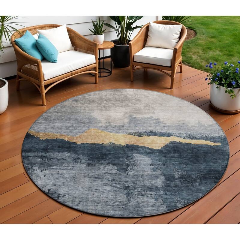 HomeRoots Abstract Transitional Rectangle Outdoor Rug - 8' Round