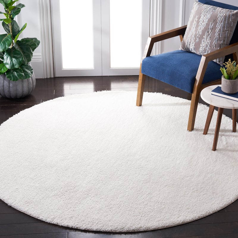 SAFAVIEH Tahoe Shag Indiana Solid 1.2-inch Thick Rug - 6'7" Round - White
