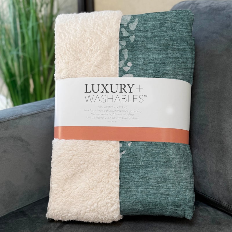 Premium Machine Washable Modern Mosaic Sherpa Throw Blanket