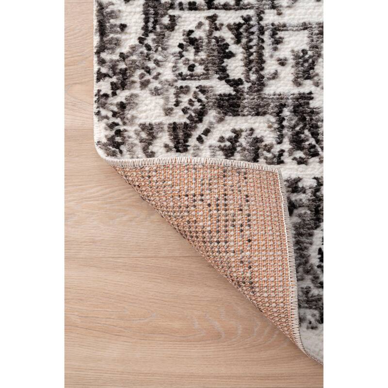 Nuloom Transitional Vintage Lavish Mayen Medallion Area Rug