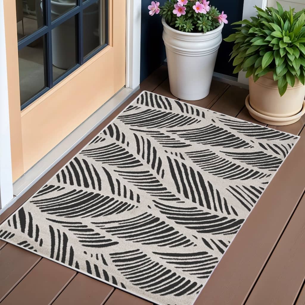 Alluto Garden-Inspired Weather Resistant Sleek Contemporary Outdoor Rug - 3' x 5'